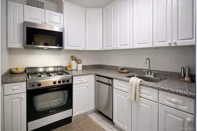 100-25 Queens Boulevard #5G, Forest Hills, NY 11375 - Photo 4