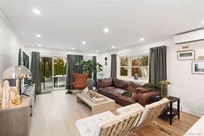 2552 Woodland Avenue, Wantagh, NY 11793 - Photo 12