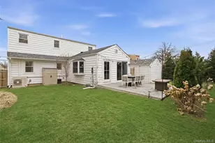 2552 Woodland Ave, Wantagh, NY 11793 - Photo 20