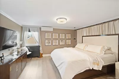 2552 Woodland Avenue, Wantagh, NY 11793 - Photo 16