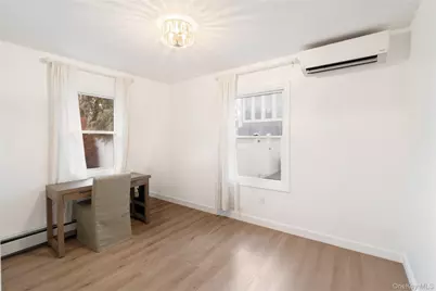 2552 Woodland Avenue, Wantagh, NY 11793 - Photo 14