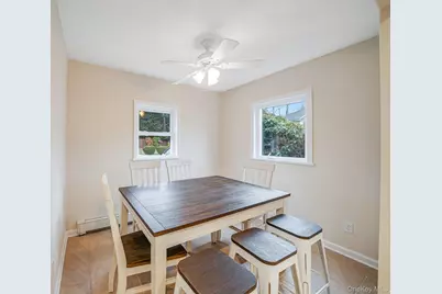 8 Florence Court, Huntington Station, NY 11746 - Photo 12