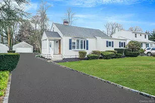 8 Florence Ct, Huntington Station, NY 11746 - Photo 2