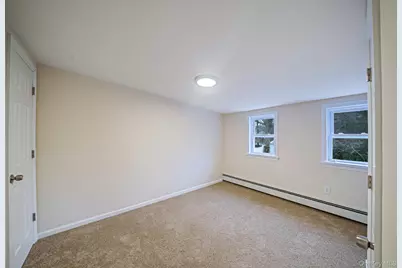 8 Florence Court, Huntington Station, NY 11746 - Photo 22