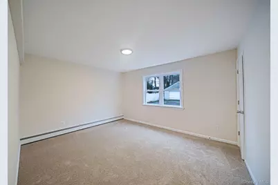 8 Florence Court, Huntington Station, NY 11746 - Photo 20