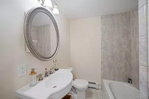 8 Florence Ct, Huntington Station, NY 11746 - Photo 18