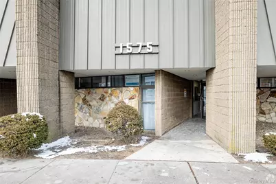 1575 Hillside Avenue #309, New Hyde Park, NY 11040 - Photo 2