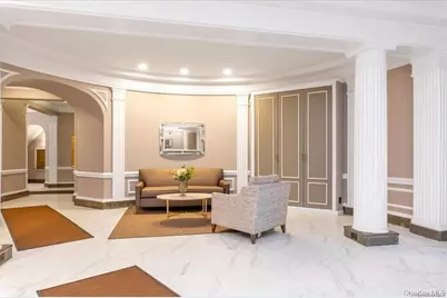 118-11 84th Avenue #301, Kew Gardens, NY 11415 - Photo 4