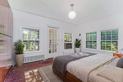 12 Silver Lake Road, New York, NY 10301 - Photo 4