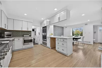 65 Circle Drive, Roslyn Heights, NY 11577 - Photo 12