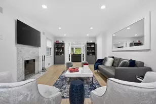 65 Circle Dr, Roslyn Heights, NY 11577 - Photo 4