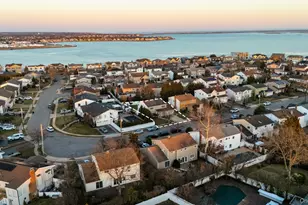 3147 Denton Dr, Merrick, NY 11566 - Photo 38