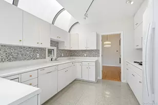 13 Kassel Ct, Mamaroneck, NY 10543 - Photo 16