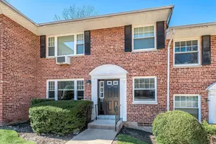 22 Madison Park, Port Washington, NY 11050 - Photo 4