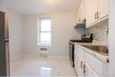 1332 Metropolitan Avenue #4K, Bronx, NY 10462 - Photo 8