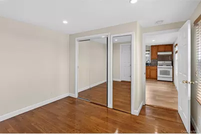 256 Royal Avenue, Mineola, NY 11501 - Photo 6