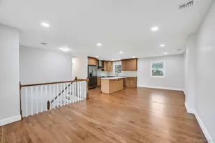 339 Avenue B, Ronkonkoma, NY 11779 - Photo 12