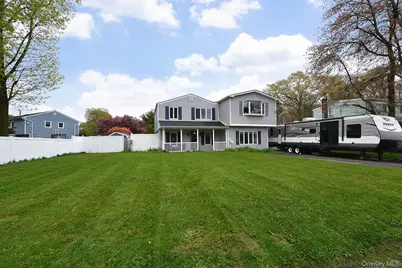 111 Fuller Avenue, Islip, NY 11751 - Photo 12
