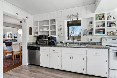 9 Cottage Grove Avenue, Thornwood, NY 10594 - Photo 8