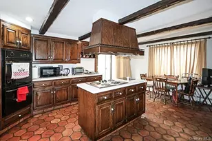 45 Weir Ln, Locust Valley, NY 11560 - Photo 14