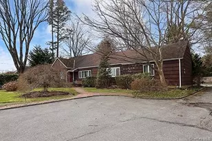 45 Weir Ln, Locust Valley, NY 11560 - Photo 2