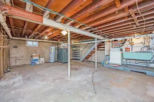 16 Margaret Blvd, Merrick, NY 11566 - Photo 22