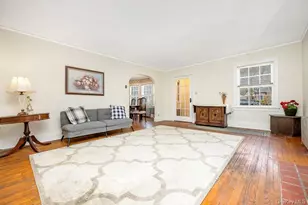 16 Margaret Blvd, Merrick, NY 11566 - Photo 4