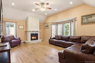 247 Dogwood Dr, Wading River, NY 11792 - Photo 4