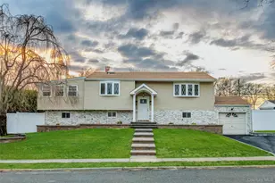 7 Pomper Dr, East Northport, NY 11731 - Photo 4