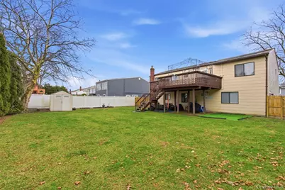 17 Westminster Lane, West Islip, NY 11795 - Photo 20