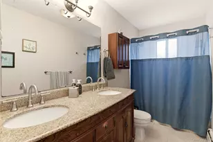 17 Westminster Ln, West Islip, NY 11795 - Photo 10