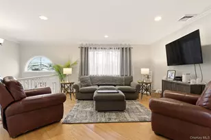 17 Westminster Ln, West Islip, NY 11795 - Photo 2