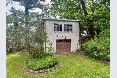 133 Seaman Avenue, Bayport, NY 11705 - Photo 2