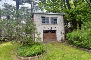 133 Seaman Ave, Bayport, NY 11705 - Photo 2
