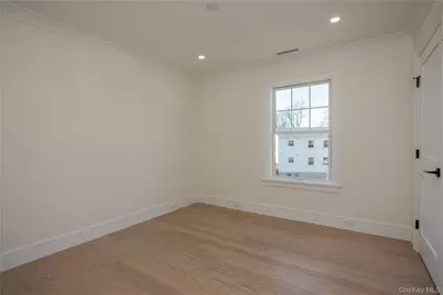 7 Victoria Lane #B, Yonkers, NY 10701 - Photo 14