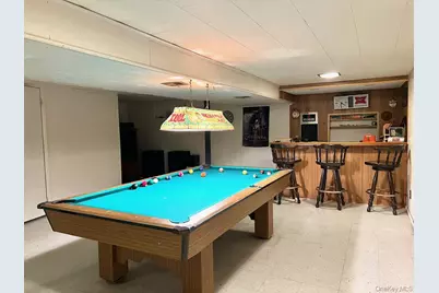 17 Windsor Street, Islip, NY 11751 - Photo 14