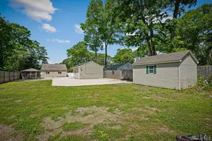289 Magnolia Dr, Selden, NY 11784 - Photo 20
