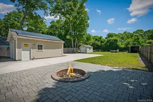 289 Magnolia Dr, Selden, NY 11784 - Photo 16