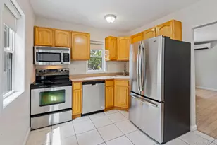 289 Magnolia Dr, Selden, NY 11784 - Photo 6