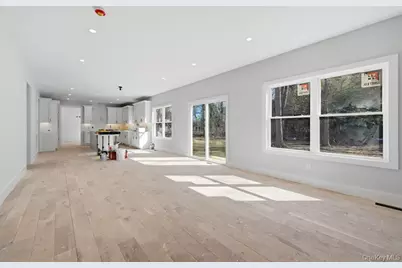 1 Lotto Court, Lake Grove, NY 11755 - Photo 14