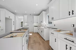 1 Lotto Ct, Lake Grove, NY 11755 - Photo 10