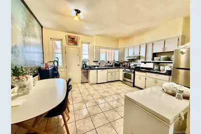 2277 E 28th Street, Brooklyn, NY 11229 - Photo 4