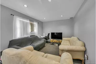 4792 Hempstead Turnpike, Farmingdale, NY 11735 - Photo 10