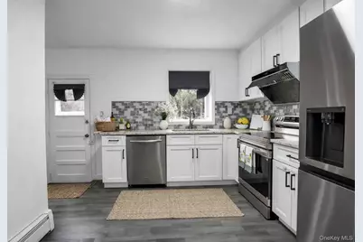 11 Broadway, Ronkonkoma, NY 11779 - Photo 6