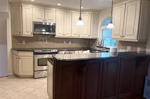 30 Tremont St, Garden City, NY 11530 - Photo 2