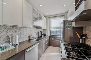 84-51 Beverly Rd, Kew Gardens, NY 11415 - Photo 10