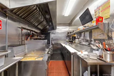 4304 34th Avenue, Astoria, NY 11101 - Photo 18