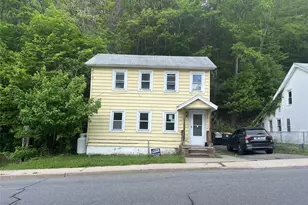 208 Center St, Ellenville, NY 12428 - Photo 2