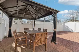 72 Waverly Ave, Patchogue, NY 11772 - Photo 24