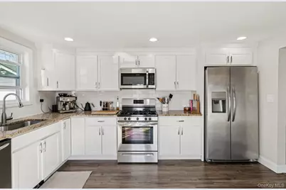 72 Waverly Avenue, Patchogue, NY 11772 - Photo 12